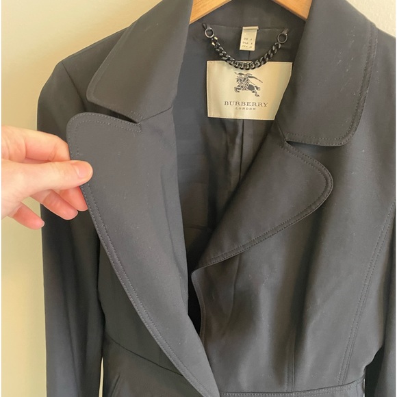 Size 4 Like New Authentic Burberry Blazer - Picture 5 of 17